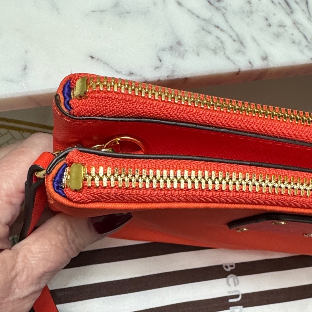 henri bendel Jetsetter Mini Crossbody with Gold Accents Pristine - Picture 4 of 15